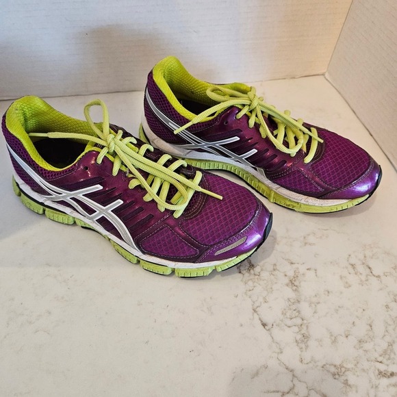 Women's Ascis Running Shoes Size 7 - Picture 4 of 10